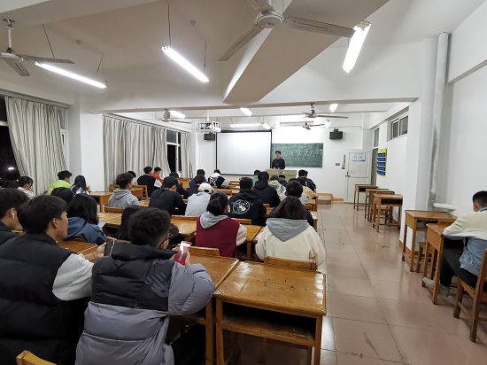 说明: C:\Users\Administrator\Desktop\体育学院开展“唱响红色经典 凝聚奋进力量” 唱响红歌活动2021.11.16\体育学院开展“唱响红色经典 凝聚奋进力量” 唱响红歌活动2021.11.16\3.jpg