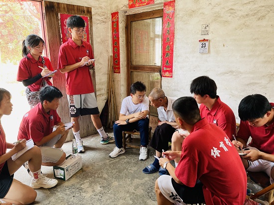 说明: C:\Users\Administrator\Desktop\九江学院体育学院2022年大学生暑期“三下乡”社会实践活动（三）\九江学院体育学院2022年大学生暑期“三下乡”社会实践活动（三）\2.JPG