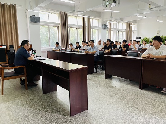 说明: C:\Users\Administrator\Desktop\体育学院举办学习习近平总书记“七一”重要讲话精神宣讲报告会\体育学院举办学习习近平总书记“七一”重要讲话精神宣讲报告会\25e4420d163fadb89472e724782a06a.jpg