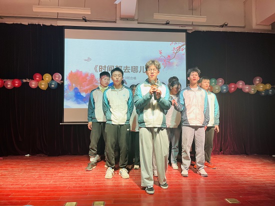 说明: C:\Users\Administrator\Desktop\体育学院举办2021年迎新文艺表演大赛2021.12.15\体育学院举办2021年迎新文艺表演大赛2021.12.15\6.jpg
