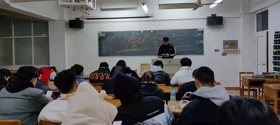 说明: C:\Users\Administrator\Desktop\体育学院召开期末安全教育主题班会2021.12.27\体育学院召开期末安全教育主题班会2021.12.27\3.jpg